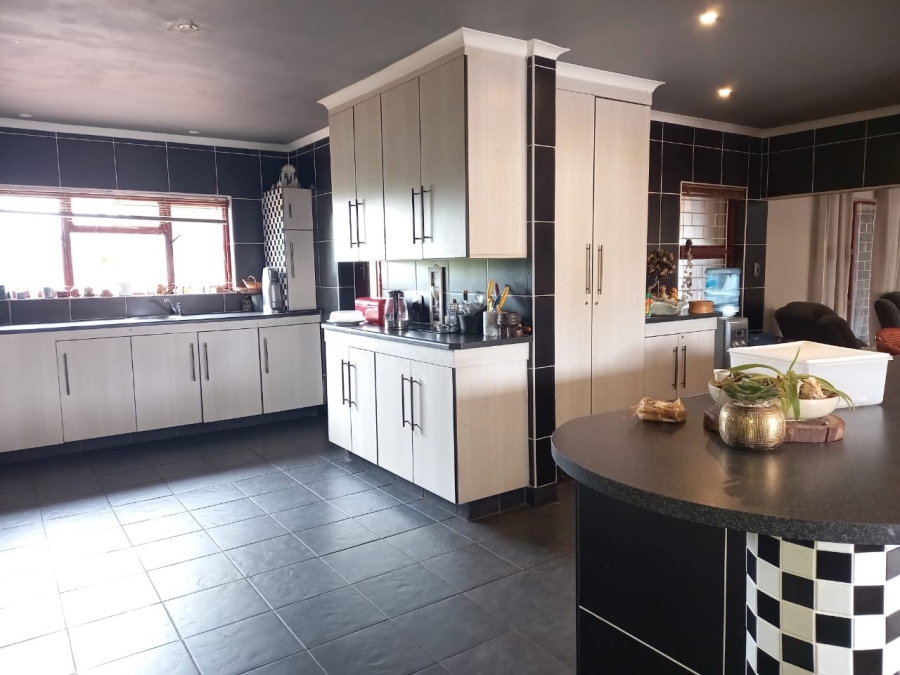 4 Bedroom Property for Sale in Parkersdorp Western Cape